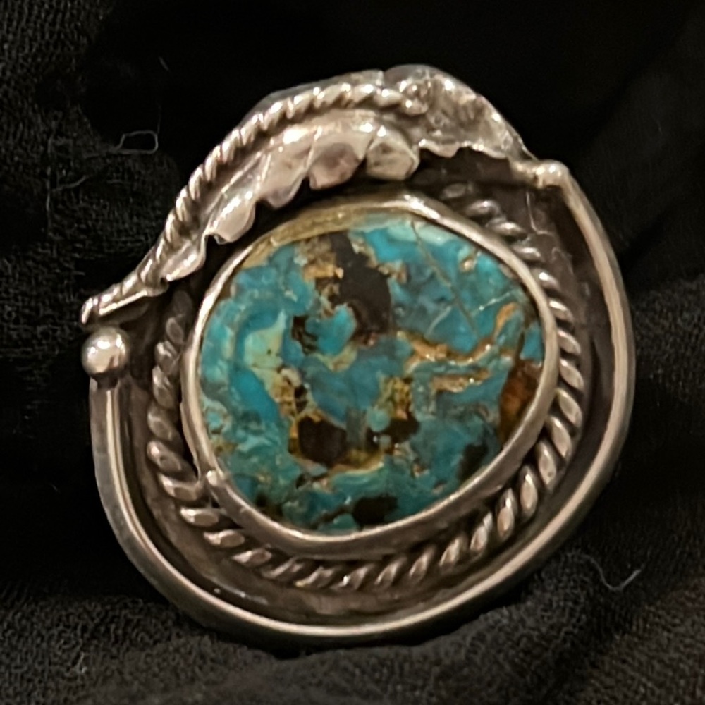 Old pawn turquoise silver ring feather scrolling Native American size 9